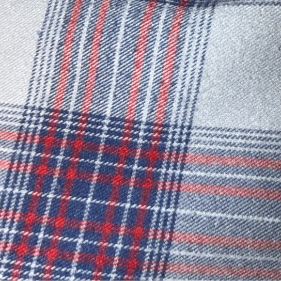 UNTUCKit Hyland Plaid Button Up Shirt Mens Small Gray Red Blue Flannel - Picture 7 of 8